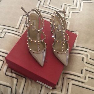Valentino heels in great condition. Worn max 4